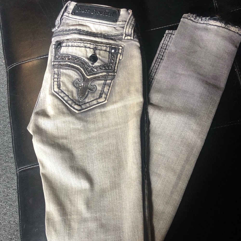 Distressed dark wash, rock revival. Size 25